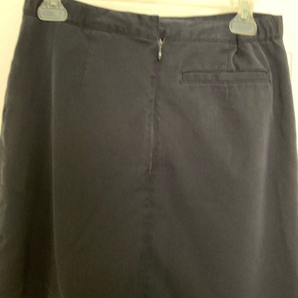 Navy skort - Picture 3 of 4